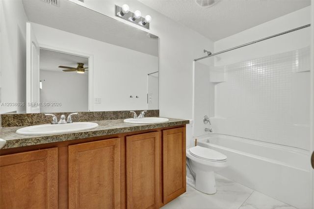 1977 SE Floresta Dr, Port St. Lucie, FL 34983