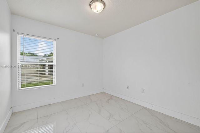 1977 SE Floresta Dr, Port St. Lucie, FL 34983