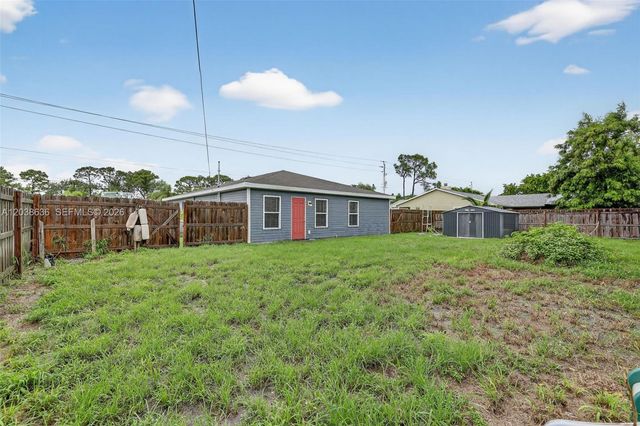 1977 SE Floresta Dr, Port St. Lucie, FL 34983