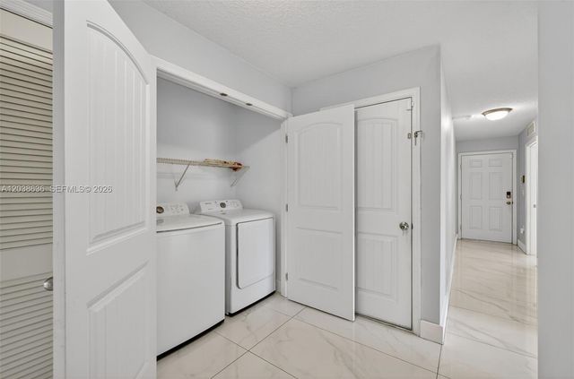 1977 SE Floresta Dr, Port St. Lucie, FL 34983