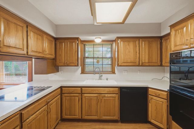 1613 N West Lynn, Wichita, KS 67212