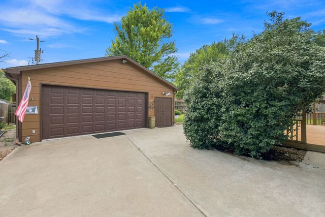 1613 N West Lynn, Wichita, KS 67212