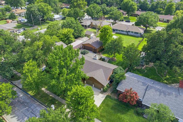 1613 N West Lynn, Wichita, KS 67212