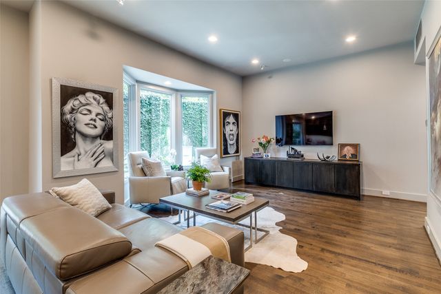 4678 Christopher Place, Dallas, TX 75204