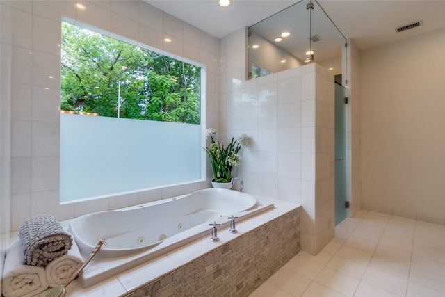 4678 Christopher Place, Dallas, TX 75204
