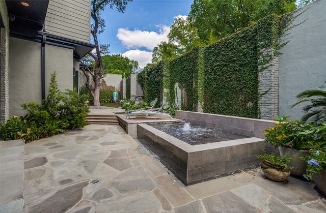 4678 Christopher Place, Dallas, TX 75204