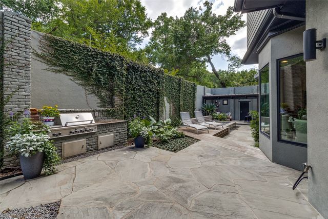 4678 Christopher Place, Dallas, TX 75204