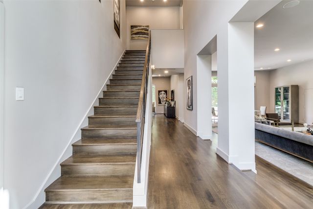 4678 Christopher Place, Dallas, TX 75204