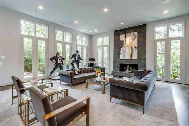 4678 Christopher Place, Dallas, TX 75204