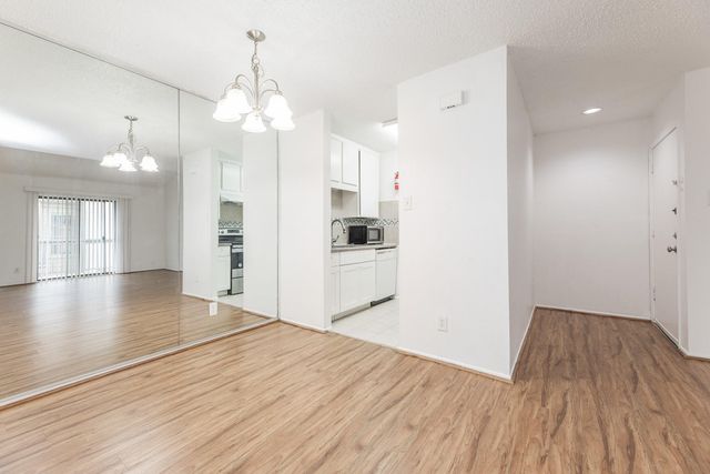 10047 Westpark Drive 14, Houston, TX 77042