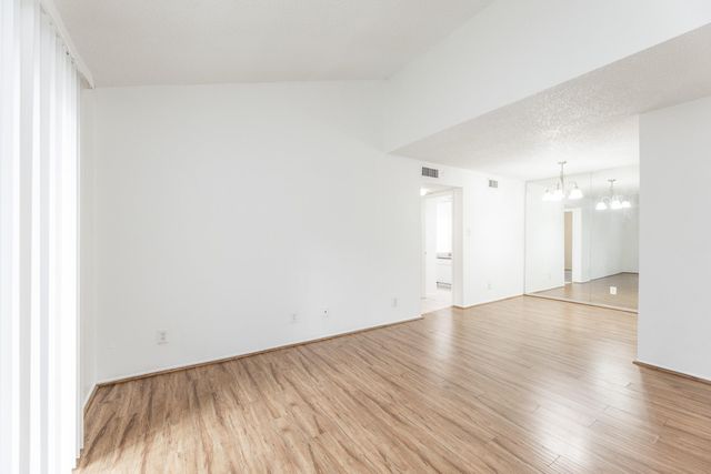 10047 Westpark Drive 14, Houston, TX 77042