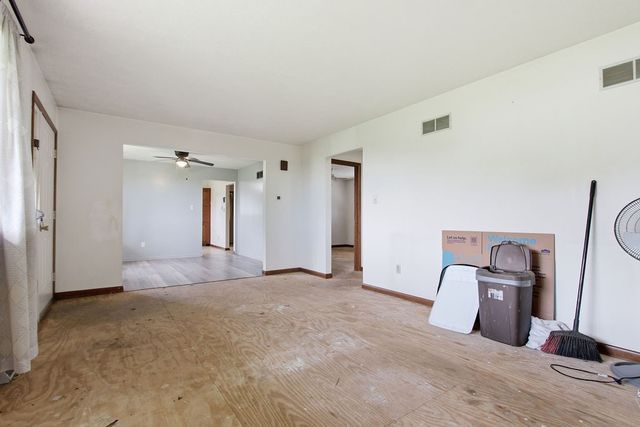 116 Woodland Acres Lane, Rostraver, PA 15012