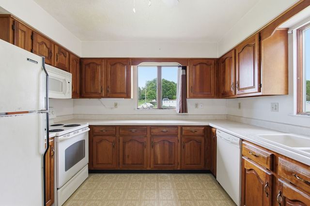 116 Woodland Acres Lane, Rostraver, PA 15012