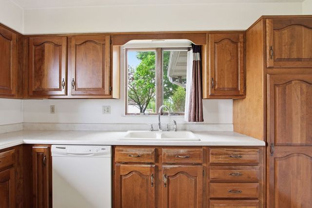 116 Woodland Acres Lane, Rostraver, PA 15012