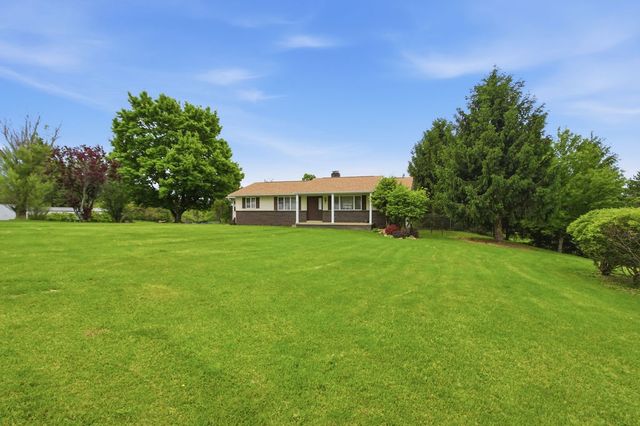 116 Woodland Acres Lane, Rostraver, PA 15012