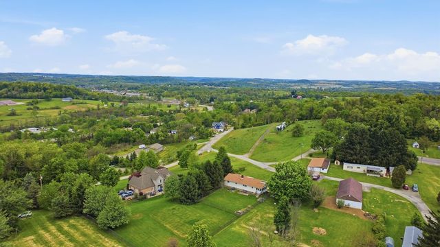 116 Woodland Acres Lane, Rostraver, PA 15012