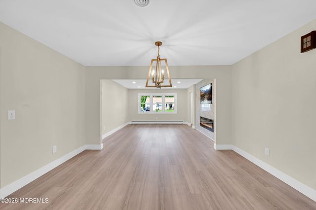 103 Edgewater Court, Toms River, NJ 08757