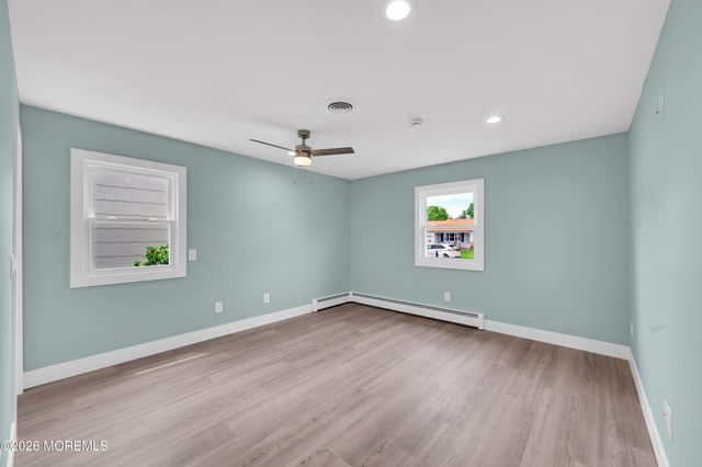 103 Edgewater Court, Toms River, NJ 08757