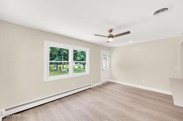 103 Edgewater Court, Toms River, NJ 08757