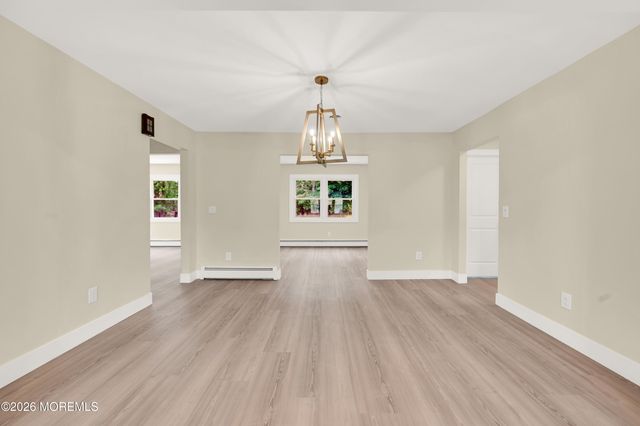 103 Edgewater Court, Toms River, NJ 08757