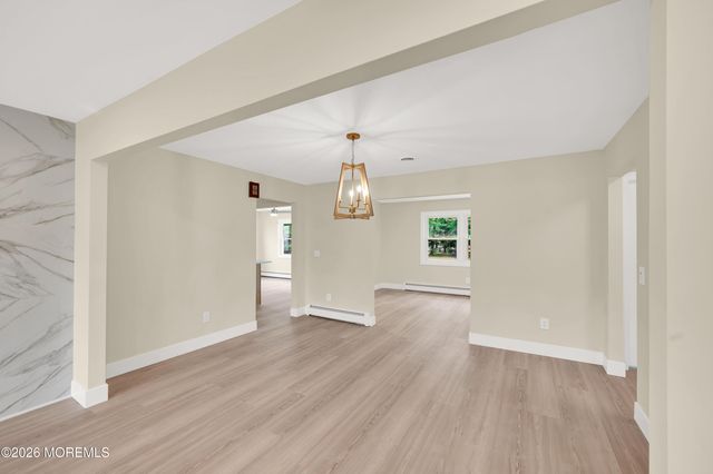 103 Edgewater Court, Toms River, NJ 08757