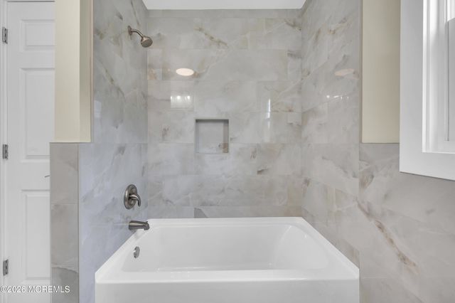 103 Edgewater Court, Toms River, NJ 08757