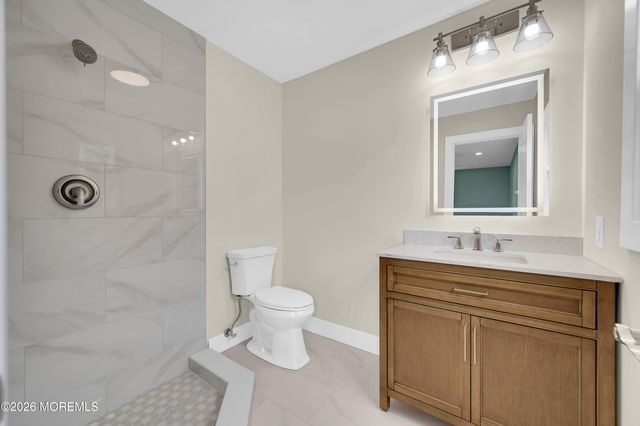 103 Edgewater Court, Toms River, NJ 08757