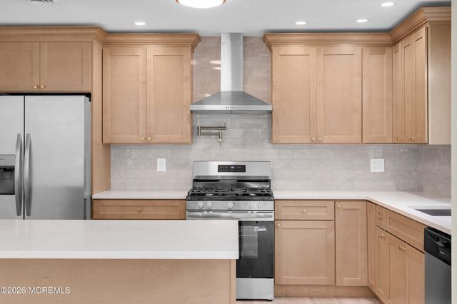 103 Edgewater Court, Toms River, NJ 08757