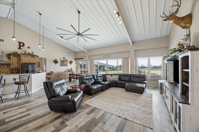 2224 Maler Road, Sealy, TX 77474