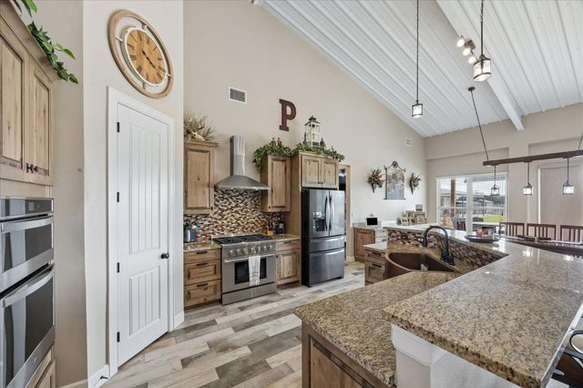 2224 Maler Road, Sealy, TX 77474