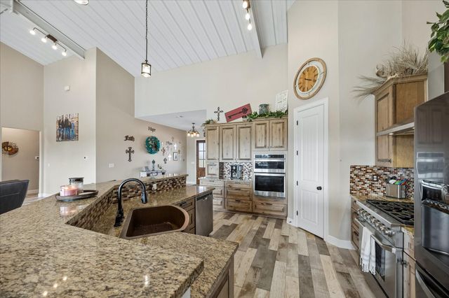 2224 Maler Road, Sealy, TX 77474