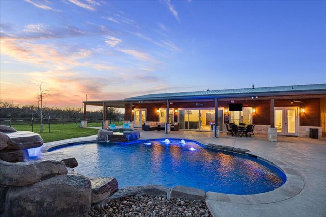 2224 Maler Road, Sealy, TX 77474