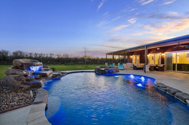 2224 Maler Road, Sealy, TX 77474