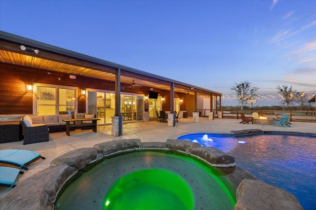 2224 Maler Road, Sealy, TX 77474