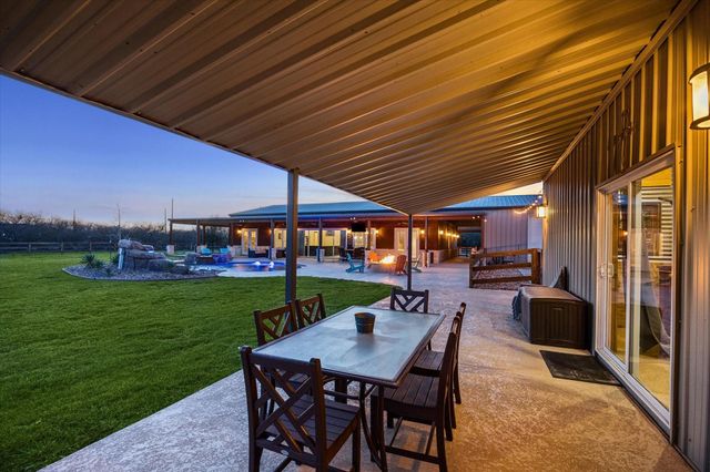 2224 Maler Road, Sealy, TX 77474