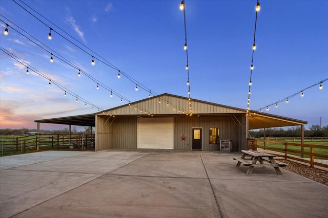 2224 Maler Road, Sealy, TX 77474