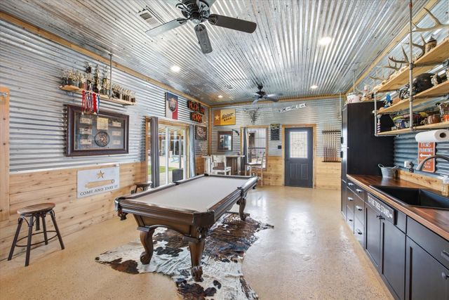 2224 Maler Road, Sealy, TX 77474