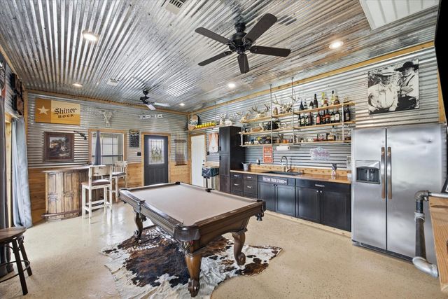 2224 Maler Road, Sealy, TX 77474