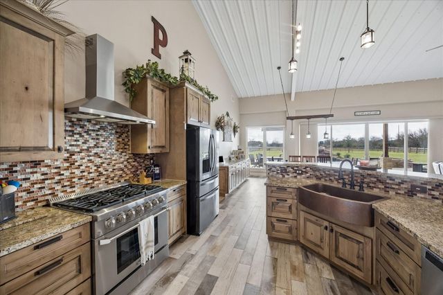 2224 Maler Road, Sealy, TX 77474