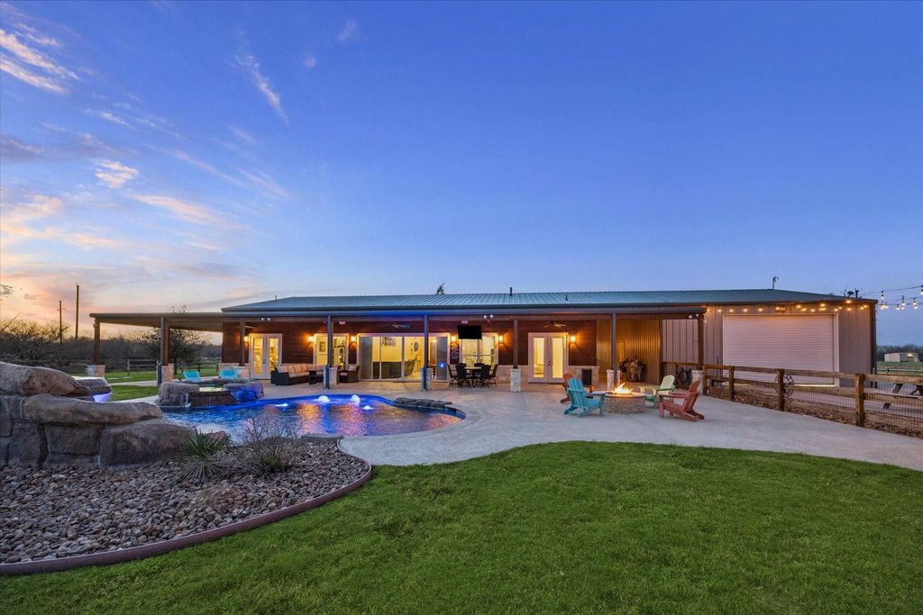 2224 Maler Road, Sealy, TX 77474