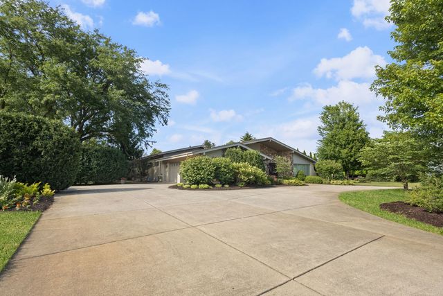8340 W 145th Place, Orland Park, IL 60462