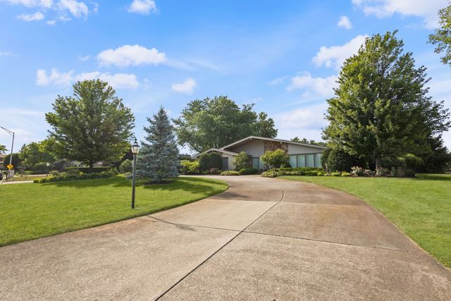 8340 W 145th Place, Orland Park, IL 60462