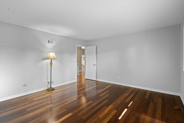 8340 W 145th Place, Orland Park, IL 60462