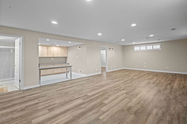 8340 W 145th Place, Orland Park, IL 60462