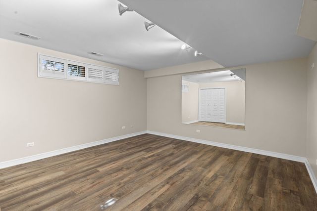 8340 W 145th Place, Orland Park, IL 60462
