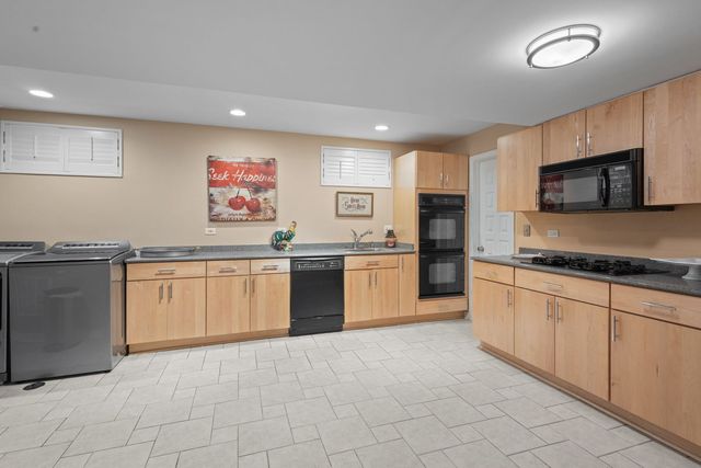 8340 W 145th Place, Orland Park, IL 60462