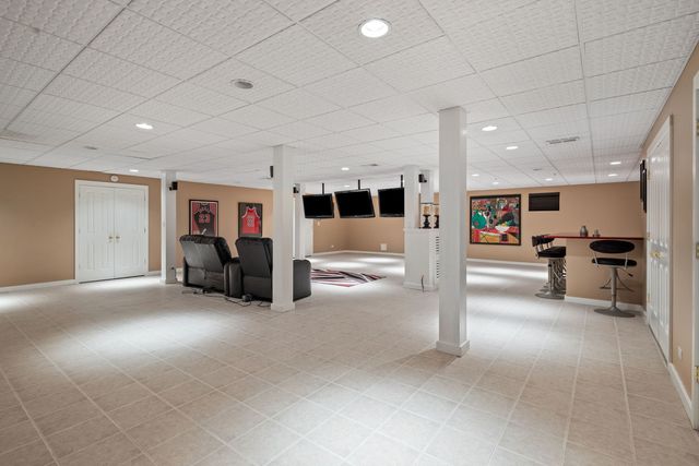 8340 W 145th Place, Orland Park, IL 60462