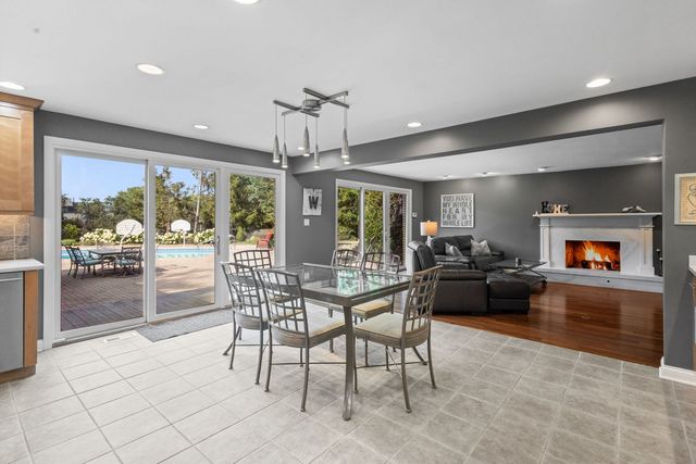 8340 W 145th Place, Orland Park, IL 60462