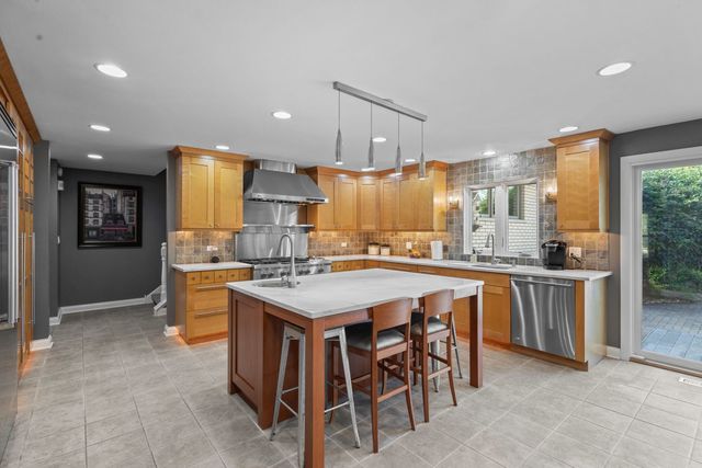 8340 W 145th Place, Orland Park, IL 60462