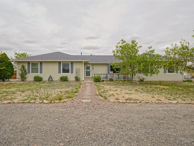 745 W Calle Allegre Dr, Pueblo West, CO 81007